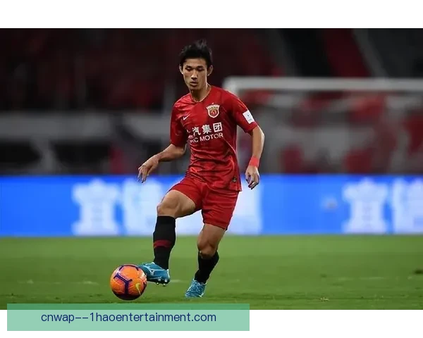 王燊超展现左右边卫自如切换能力成为国足战术新亮点